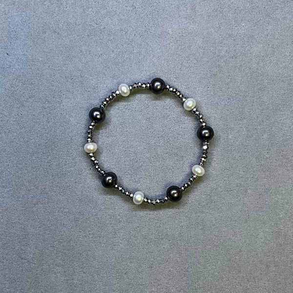 Freshwater pearls bracelet